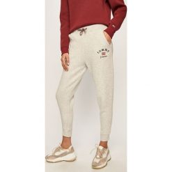 Tommy Jeans - Spodnie. Szare spodnie damskie Tommy Jeans, s, bez wzorów, z bawełny, casualowe. Za 399,90 zł.