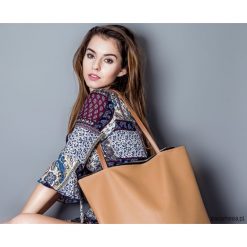 Torba basic 04. Szare torebki klasyczne damskie marki Pakamera, w paski, z bawełny, na ramię, bez dodatków. Za 135,00 zł.