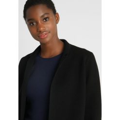 Banana Republic CROPPED Żakiet black. Czarne kurtki damskie Banana Republic, xl, bez wzorów, z bawełny. Za 419,00 zł.