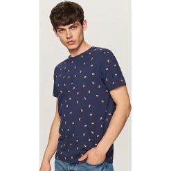 T-shirt z mikroprintem - Granatowy. Niebieskie t-shirty męskie Reserved, l. Za 39,99 zł.