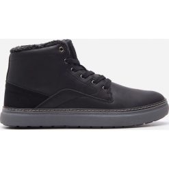Ocieplane sneakersy - Czarny. Czarne sneakersy męskie House, bez zapięcia. W wyprzedaży za 99,99 zł.