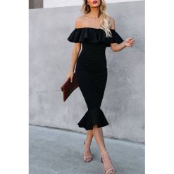 Sukienka FELDA BLACK. Czarne sukienki damskie IVET, bez wzorów, eleganckie, bez kołnierzyka, z długim rękawem, długie, maxi. W wyprzedaży za 109,00 zł.