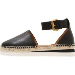 See by Chloé Espadryle black. Czarne półbuty damskie See by Chloé, bez wzorów, ze skóry, bez obcasa. Za 819,00 zł.