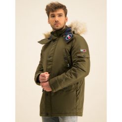 Parka Tommy Jeans Tech DM0DM06907. Niebieskie kurtki męskie Tommy Jeans, na zimę, m, bez wzorów, z poliesteru, bez kaptura. W wyprzedaży za 599,00 zł.