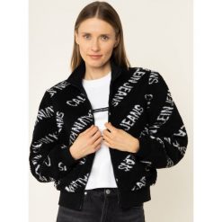 Kurtka bomber Calvin Klein Jeans J20J212911. Czarne kurtki damskie Calvin Klein Jeans, s, bez wzorów, z poliesteru, bez kaptura. W wyprzedaży za 519,00 zł.