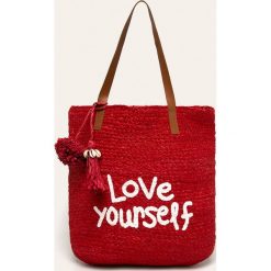 Desigual - Torebka. Zielone torebki klasyczne damskie Desigual, w paski, ze skóry, na ramię, duże, z nadrukiem, bez dodatków. W wyprzedaży za 199,90 zł.