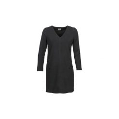 Sukienki krótkie Vero Moda RESSO. Czarne sukienki damskie marki Vero Moda, bez wzorów, bez kołnierzyka, z krótkim rękawem, krótkie, mini. Za 159,20 zł.