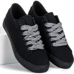 Trampki i tenisówki damskie: CZARNE TRAMPKI Z FRĘDZLAMI IDEAL SHOES