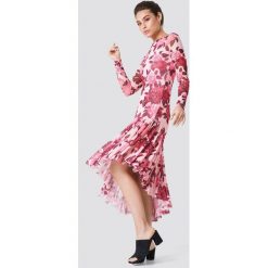 NA-KD Boho Siateczkowa sukienka z długim rękawem - Multicolor. Szare sukienki damskie NA-KD Boho, bez wzorów, boho, z falbankami, z długim rękawem, długie, midi. W wyprzedaży za 97,18 zł.