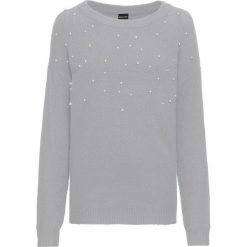 Sweter dzianinowy z perełkami bonprix szary melanż. Szare swetry damskie bonprix, bez wzorów, z dzianiny, bez rękawów, długie, bez kaptura. Za 99,99 zł.