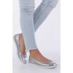 Srebrne Baleriny Espadryle Z Metalową Ozdobą Ze Skórzaną Wkładką Casu W19X2/s. Szare baleriny damskie Casu, z aplikacjami, bez obcasa. W wyprzedaży za 49,99 zł.