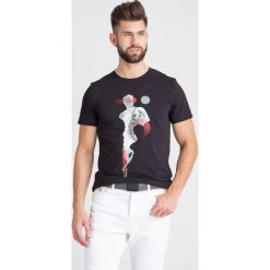 T-SHIRT Just Cavalli. Czarne t-shirty męskie Just Cavalli, s, z nadrukiem, z bawełny, z okrągłym kołnierzem. Za 335,40 zł.