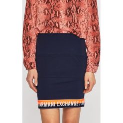 Armani Exchange - Spódnica. Niebieskie spódniczki damskie Armani Exchange, na co dzień, s, bez wzorów, z elastanu, casualowe, mini, ołówkowe. W wyprzedaży za 269,90 zł.