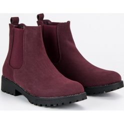 CASUALOWE BOTKI SZTYBLETY. Czerwone botki damskie marki SEASTAR, bez obcasa, bez zapięcia. Za 114,90 zł.