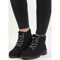 Czarne Traperki Riverdale. Czarne buty zimowe damskie Born2be, z materiału, z okrągłym noskiem, na niskim obcasie. Za 109,99 zł.