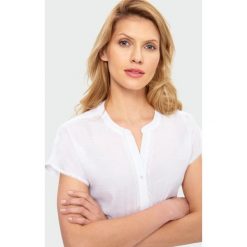 Bluzka z koronkowymi aplikacjami. Bluzki damskie Greenpoint, z aplikacjami, z poliesteru, bez kołnierzyka, bez rękawów. Za 89,99 zł.