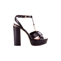 Sandały Guess FL6LVILEA03. Czarne sandały damskie Guess, z aplikacjami, bez obcasa, bez zapięcia. Za 514,94 zł.