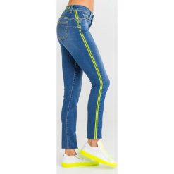 JEANSY SLIM FIT LIU JO. Niebieskie jeansy damskie . Za 849,00 zł.