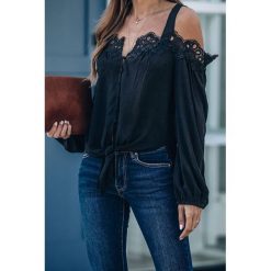 Damska koszula ZAZINA BLACK. Czarne bluzki damskie IVET, xl, z aplikacjami, bez kołnierzyka, bez rękawów. W wyprzedaży za 59,00 zł.