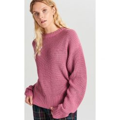 Sweter oversize - Fioletowy. Fioletowe swetry damskie Cropp, s, bez wzorów, bez rękawów, bez kaptura. Za 69,99 zł.