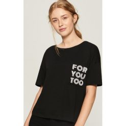 T-shirty damskie: Bawełniany t-shirt z kieszenią - Czarny