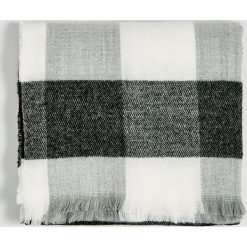 Szal w monochromatyczną kratę - Czarny. Czarne szaliki damskie Sinsay, bez wzorów. Za 24,99 zł.