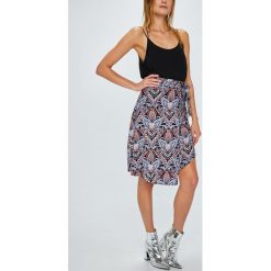 Answear - Spódnica Boho Bandit. Szare spódniczki asymetryczne marki ANSWEAR, s, z wiskozy, boho, z podwyższonym stanem, midi. W wyprzedaży za 69,90 zł.
