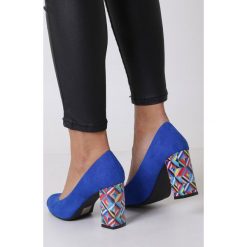 Niebieskie czółenka peep toe na szerokim ozdobnym słupku Sergio Leone PB133. Niebieskie czółenka damskie marki Sergio Leone, bez wzorów, z otwartym noskiem, bez obcasa, na słupku. Za 89,99 zł.