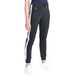 Calvin Klein Monogram Spodnie dresowe Czarny. Czarne spodnie damskie Calvin Klein, l, z bawełny. Za 330,95 zł.
