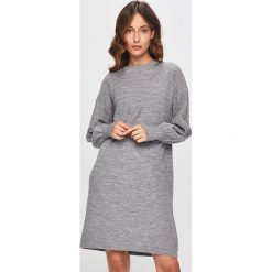 Answear - Sweter. Szare swetry damskie ANSWEAR, s, bez wzorów, z dzianiny, bez rękawów, długie, bez kaptura. W wyprzedaży za 99,90 zł.
