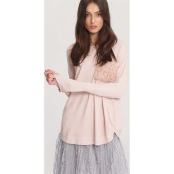 Jasnoróżowy Sweter Opuscule. Czerwone swetry klasyczne damskie other, uniwersalny. Za 49,99 zł.