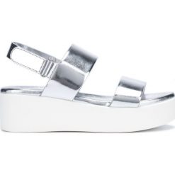 Aldo Agrerinia Sandały Srebrny. Szare sandały damskie ALDO, w paski, z materiału, bez obcasa, z paskami. Za 257,95 zł.