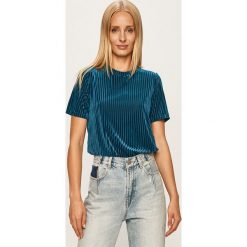 Noisy May - T-shirt. Niebieskie bluzki damskie Noisy May, s, bez wzorów, z elastanu, z okrągłym kołnierzem. W wyprzedaży za 59,90 zł.
