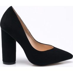 Public Desire - Czółenka. Czerwone czółenka damskie Public Desire, bez wzorów, z materiału, bez obcasa, na obcasie. W wyprzedaży za 69,90 zł.