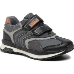 Sneakersy GEOX - J Pavel G. A J9415A 0AFFU C9002 S Dk Grey. Szare trampki chłopięce Geox, bez wzorów, ze skóry ekologicznej, na rzepy. Za 259,00 zł.