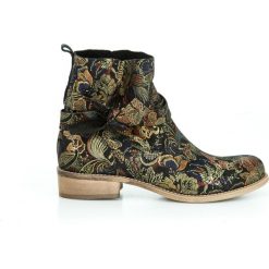 Botki z kokardą - skóra naturalna - model 458 - kolor złota mozaika. Żółte botki damskie Zapato, z jeansu, eleganckie, z okrągłym noskiem, bez obcasa, na płaskiej podeszwie, bez zapięcia. Za 399,00 zł.