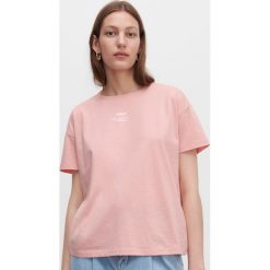 T-shirt z napisem - Różowy. Różowe t-shirty damskie Reserved, s, z napisami, bez kołnierzyka. W wyprzedaży za 19,99 zł.