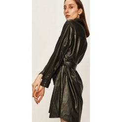 Answear - Sukienka. Czarne sukienki damskie ANSWEAR, na co dzień, s, w paski, ze skóry, casualowe, bez kołnierzyka, z długim rękawem, długie, mini, proste. W wyprzedaży za 119,90 zł.