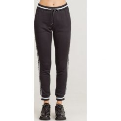 SPODNIE LIU JO SPORT. Czarne spodnie damskie Liu Jo Sport, s, z dresówki, sportowe. Za 329,40 zł.