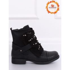 Botki damskie militarne czarne 836-PA BLACK. Czarne botki damskie obuwie damskie, z zamszu, militarne, bez obcasa, na płaskiej podeszwie, bez zapięcia. Za 73,44 zł.