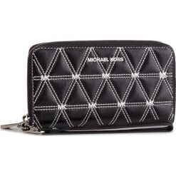 Duży Portfel Damski MICHAEL MICHAEL KORS - Wristlets 32S9SFDE3Y Black. Czarne portfele damskie MICHAEL Michael Kors, bez wzorów, ze skóry. W wyprzedaży za 439,00 zł.