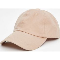 Beżowa czapka basic. Brązowe czapki męskie marki Pull&Bear. Za 39,90 zł.