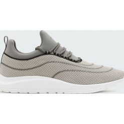 Szare buty sportowe transfer XDYE. Szare buty sportowe męskie marki Pull&Bear, bez zapięcia. Za 89,90 zł.