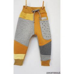 PATCH PANTS spodnie 104 - 152 cm szary & miód. Szare spodnie niemowlęce Pakamera, z dresówki. Za 109,00 zł.