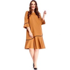 Sukienka o kroju litery A z falbaną brązowy. Pomarańczowe sukienki damskie N/A, plus size, bez wzorów, z wiskozy, bez kołnierzyka, plus size, bez rękawów. Za 262,58 zł.