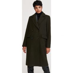 Klasyczny płaszcz z wełną - Khaki. Brązowe płaszcze damskie Reserved, bez wzorów, z wełny, klasyczne. Za 349,99 zł.