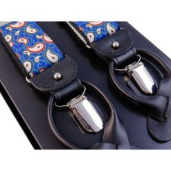 Niebiesko-czerwone szelki we wzór paisley na żabki i na guziki G61. Czerwone szelki męskie Modini Moda Męska. W wyprzedaży za 99,00 zł.