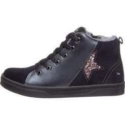 Skórzane sneakersy w kolorze granatowym. Niebieskie trampki dziewczęce Lamino Shoes, bez wzorów, z materiału, na sznurówki. W wyprzedaży za 159,95 zł.