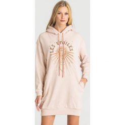 SUKIENKA TWINSET. Różowe sukienki damskie Twinset, na imprezę, m, z aplikacjami, z bawełny, z kapturem, bez rękawów. Za 384,50 zł.