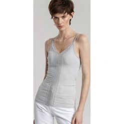 Jasnoszary Top Marinella. Szare bluzki damskie Renee, s, bez wzorów, bez kołnierzyka, bez rękawów. Za 39,99 zł.
